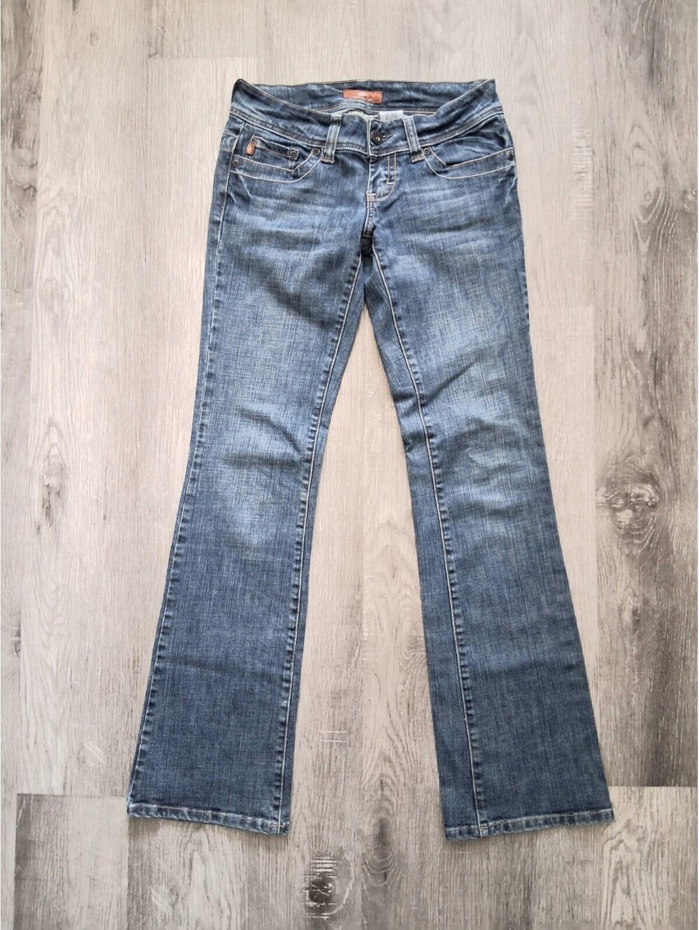 Wharehouse One Woman's Size 6, 28x31 Blue Denim Low-Rise Med-Wash Boot Cut Jeans